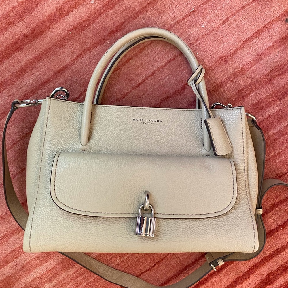 MARC JACOBS Popular TOTE Neutral Beige-grey CROSSBODY STRAP